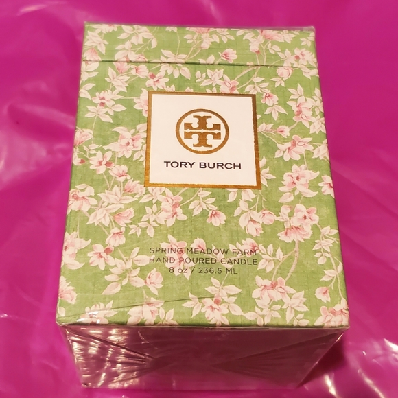 Tori Burch Spring Medow Farm Scent Candle NEW - Picture 3 of 4
